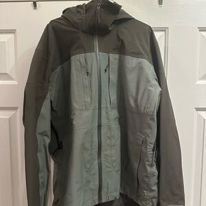 Arc'teryx Men's Gray and Black Performance Jacket